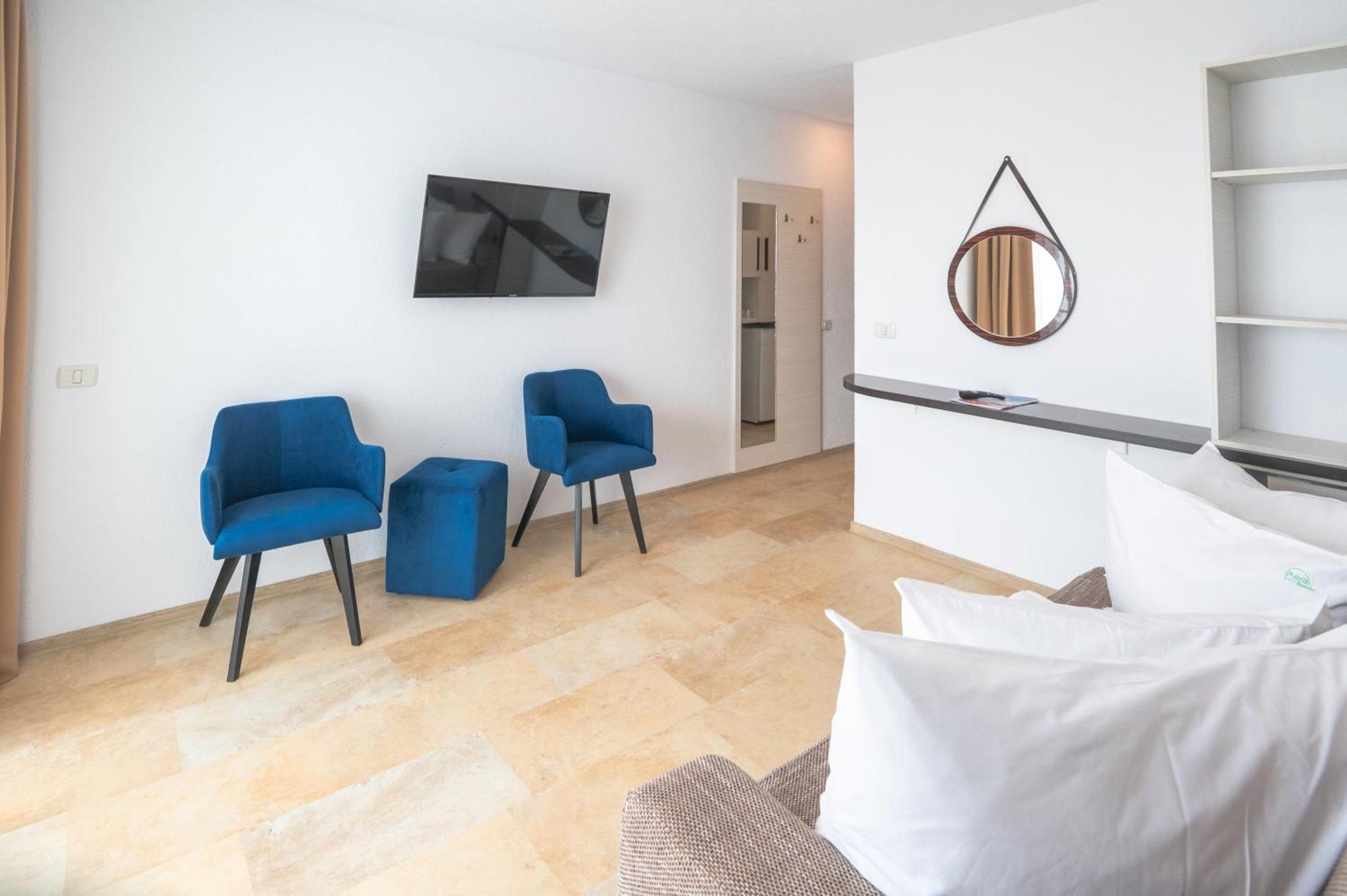 Mera Hotel